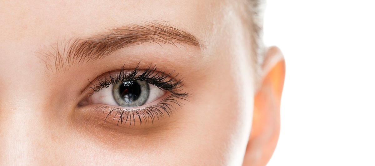 مقایسه مزوتراپی، کربوکسی‌تراپی و پیلینگ در درمان حلقه‌های سیاه اطراف چشم